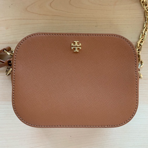 tory burch robinson camera bag